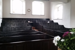 pews-flowers